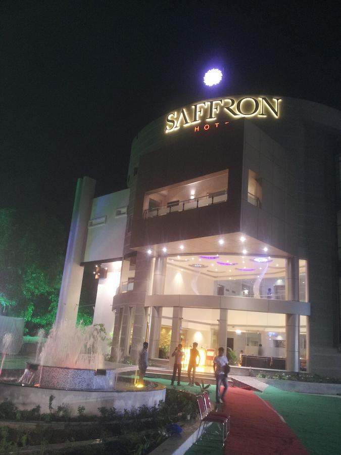 Saffron Hotel Jalna Exterior photo